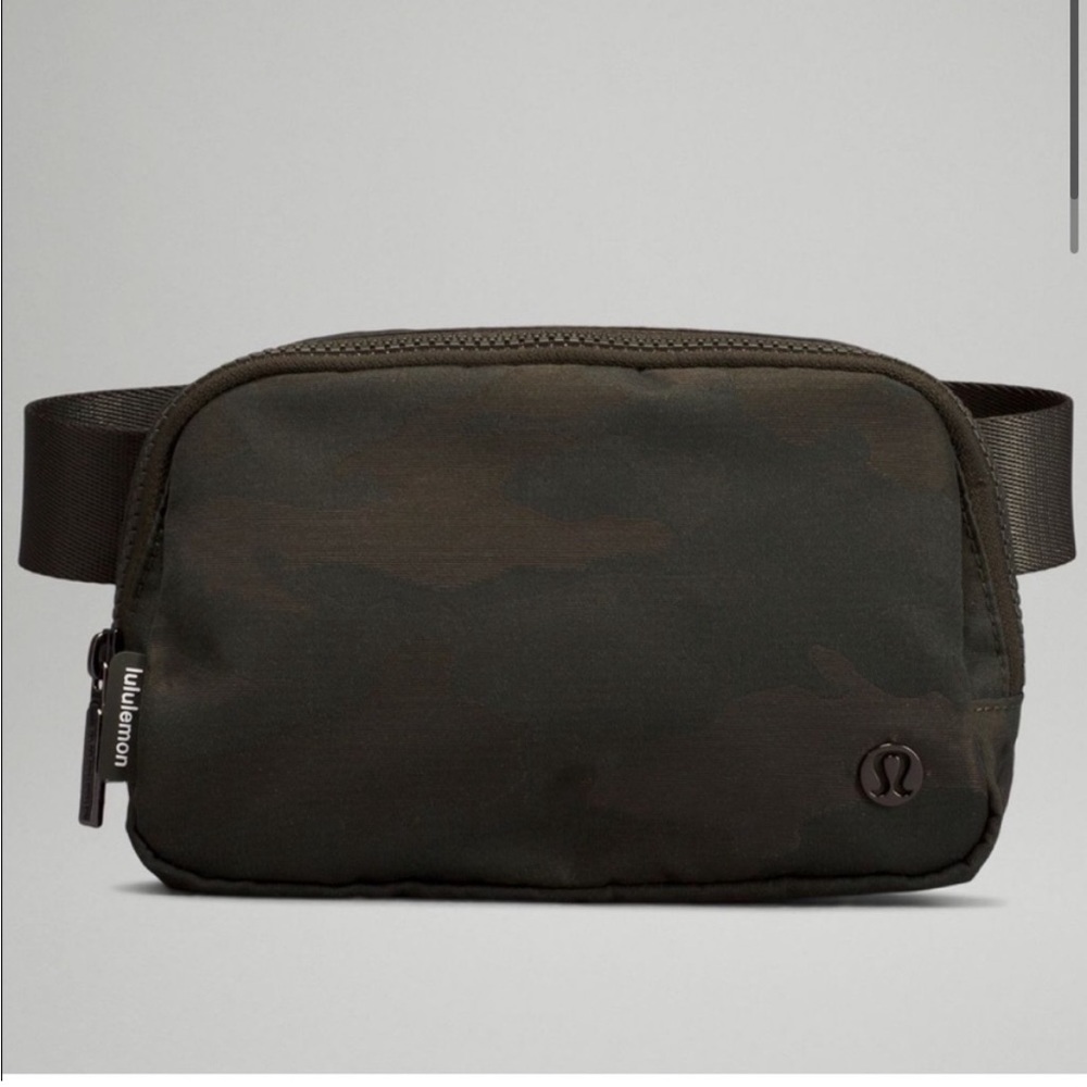 NWT Lululemon Camo Belt Bag
